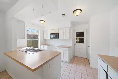 16957 Glen Eagle Drive, Conroe, TX 77385 - Photo 9