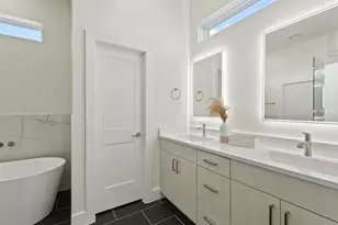 227 Noras Ln, Houston, TX 77022 - Photo 19