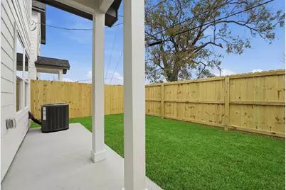 528 N 4th Street, La Porte, TX 77571 - Photo 23