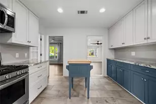 2210 Nina Lee Ln, Houston, TX 77018 - Photo 11