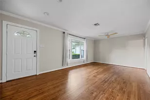 2210 Nina Lee Ln, Houston, TX 77018 - Photo 3