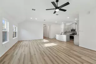 2127 Villa Bella Ln, Friendswood, TX 77546 - Photo 13