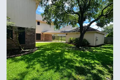 10923 Hickory Tree Court, Houston, TX 77065 - Photo 25