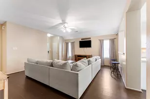 8011 Ginger Park Dr, Baytown, TX 77521 - Photo 3