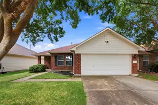 8011 Ginger Park Dr, Baytown, TX 77521 - Photo 1