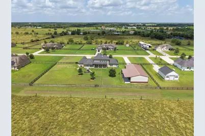 6811 Bayou Trail Drive, Alvin, TX 77511 - Photo 9