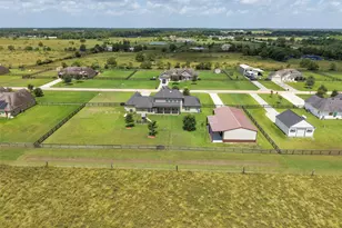 6811 Bayou Trail Dr, Alvin, TX 77511 - Photo 9