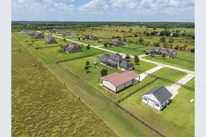 6811 Bayou Trail Drive, Alvin, TX 77511 - Photo 7