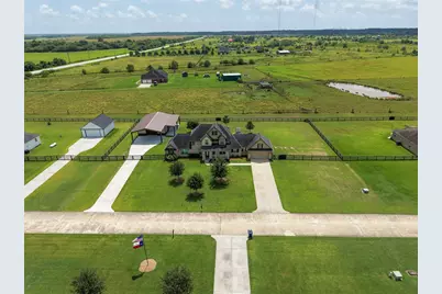 6811 Bayou Trail Drive, Alvin, TX 77511 - Photo 3