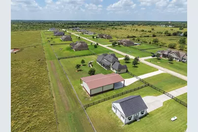 6811 Bayou Trail Drive, Alvin, TX 77511 - Photo 11