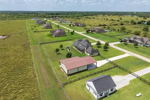 6811 Bayou Trail Dr, Alvin, TX 77511 - Photo 11
