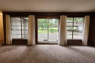 24 Greentree Ln, Conroe, TX 77304 - Photo 17