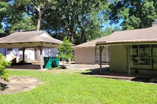 24 Greentree Ln, Conroe, TX 77304 - Photo 5