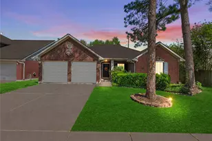 16423 Maple Downs Ln, Sugar Land, TX 77498 - Photo 1