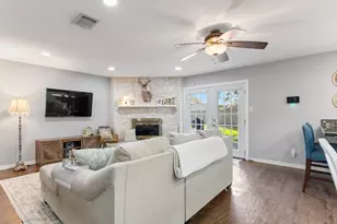 90 Live Oak, Van Vleck, TX 77482 - Photo 5