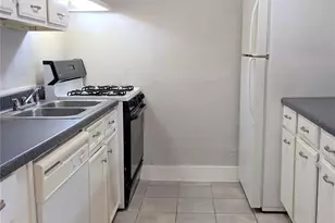 704 E 22nd St, Houston, TX 77008 - Photo 9