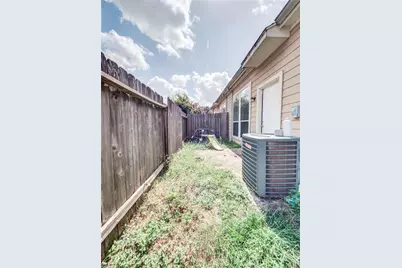 14926 Tuttle Point Drive, Houston, TX 77082 - Photo 13