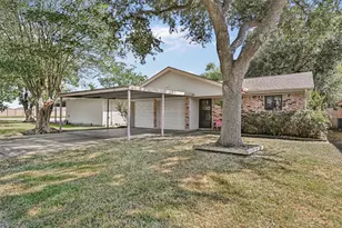 2309 32nd Ave N, Texas City, TX 77590 - Photo 3