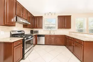 1727 Park Forest Dr, Katy, TX 77450 - Photo 9