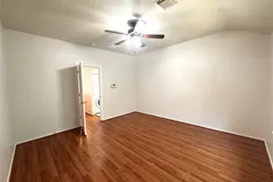 213 E Summerhaze Circle, The Woodlands, TX 77382 - Photo 15