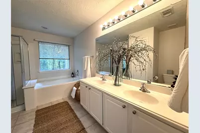 213 E Summerhaze Circle, The Woodlands, TX 77382 - Photo 17