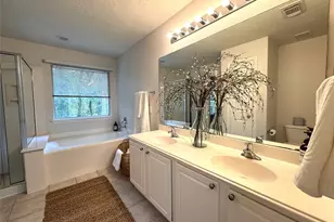 213 E Summerhaze Circle, The Woodlands, TX 77382 - Photo 17