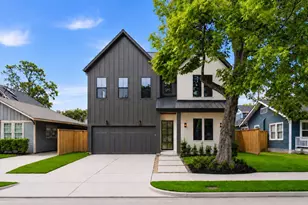 212 E 24th St, Houston, TX 77008 - Photo 1