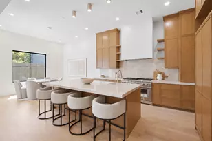 212 E 24th St, Houston, TX 77008 - Photo 3