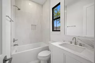 212 E 24th St, Houston, TX 77008 - Photo 29