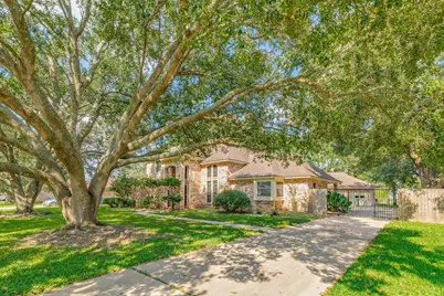 1600 Azalea Street, Sweeny, TX 77480 - Photo 3