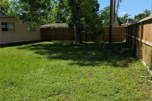 146 W Brenda St, Houston, TX 77076 - Photo 9