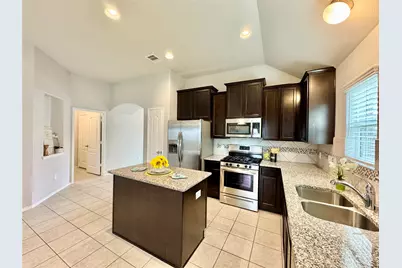 5018 Victory Shores Lane, Rosharon, TX 77583 - Photo 7