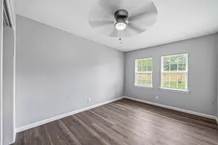 5859 Flamingo Dr, Houston, TX 77033 - Photo 11