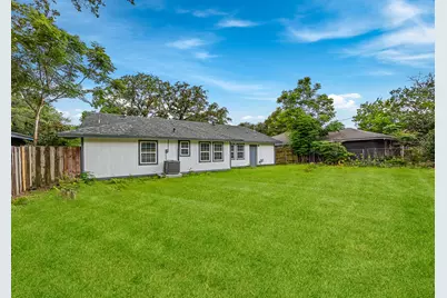 5859 Flamingo Drive, Houston, TX 77033 - Photo 27