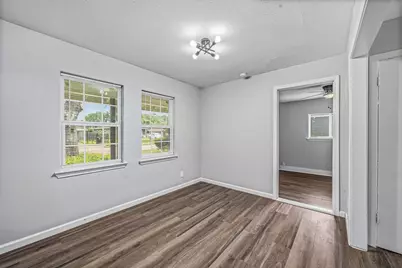 5859 Flamingo Drive, Houston, TX 77033 - Photo 7
