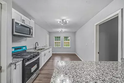 5859 Flamingo Drive, Houston, TX 77033 - Photo 9