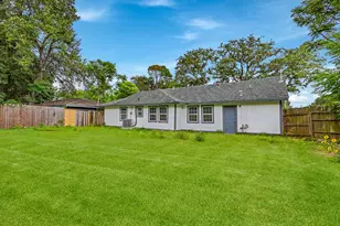 5859 Flamingo Dr, Houston, TX 77033 - Photo 23