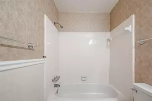 7615 Wovenwood Ln, Houston, TX 77041 - Photo 13