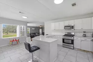 311 Burnett Dr, Baytown, TX 77520 - Photo 7