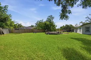 311 Burnett Dr, Baytown, TX 77520 - Photo 19