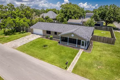 130 Bay Ridge Drive, Baytown, TX 77523 - Photo 5