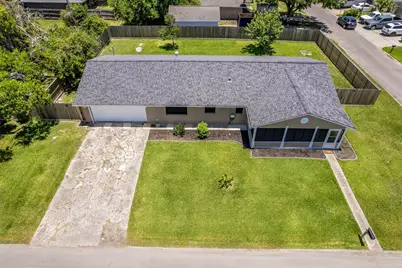 130 Bay Ridge Drive, Baytown, TX 77523 - Photo 7