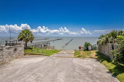 130 Bay Ridge Drive, Baytown, TX 77523 - Photo 43