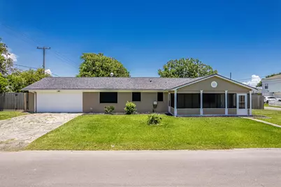130 Bay Ridge Drive, Baytown, TX 77523 - Photo 3