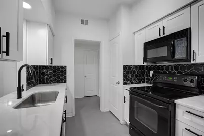 2475 Underwood Street #180, Houston, TX 77030 - Photo 9