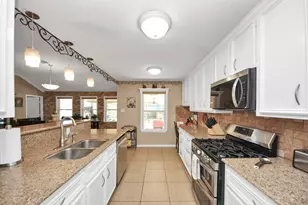 33 Clara Barton Ln, Galveston, TX 77551 - Photo 25