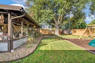 53 Bluebell Ct, Lake Jackson, TX 77566 - Photo 25