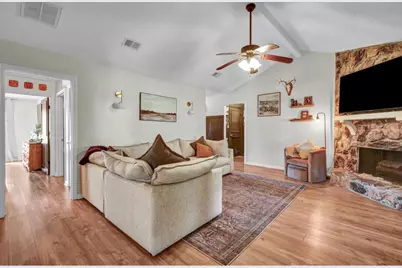 53 Blue Bell Court, Lake Jackson, TX 77566 - Photo 13