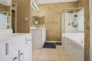 5710 Shady Hollow Ct, Rosharon, TX 77583 - Photo 17