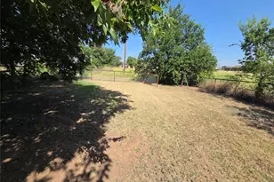 503 N Electra St, Electra, TX 76360 - Photo 13